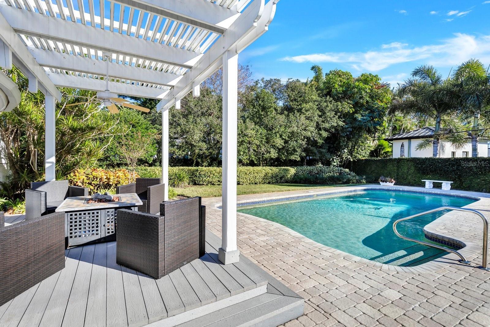 105 ESTADO Way ST PETERSBURG, FL 33704