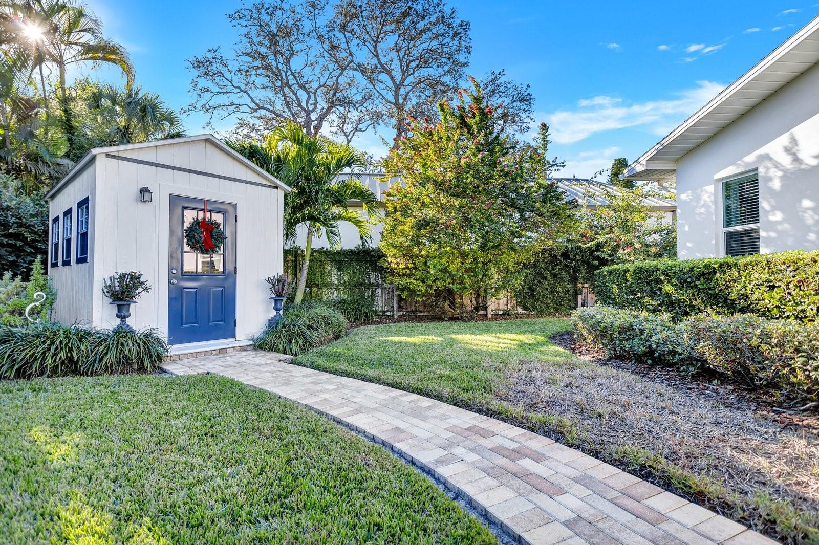 105 ESTADO Way ST PETERSBURG, FL 33704