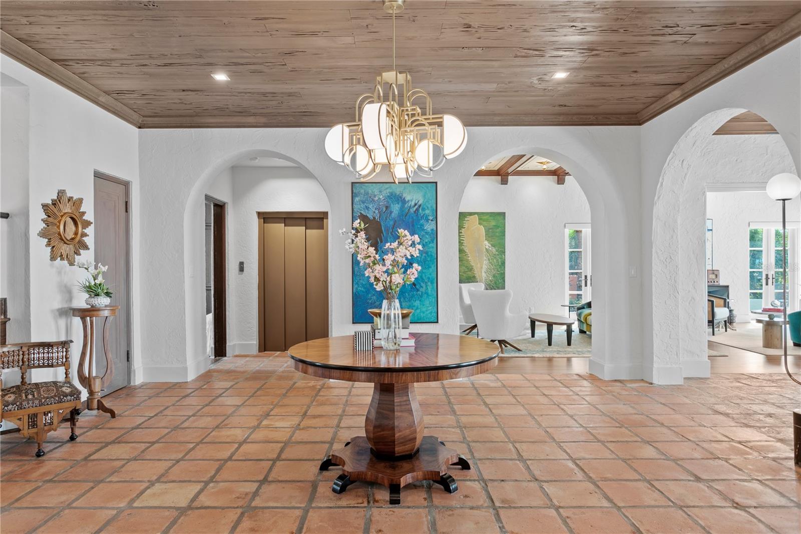 501 BRIGHTWATERS Blvd ST PETERSBURG, FL 33704