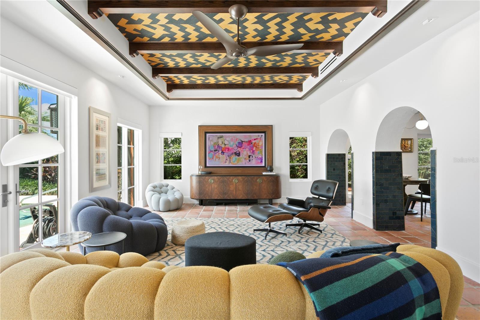 501 BRIGHTWATERS Blvd ST PETERSBURG, FL 33704