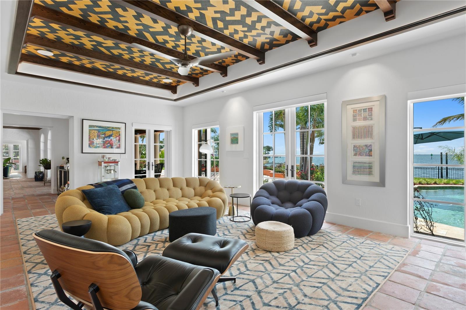 501 BRIGHTWATERS Blvd ST PETERSBURG, FL 33704