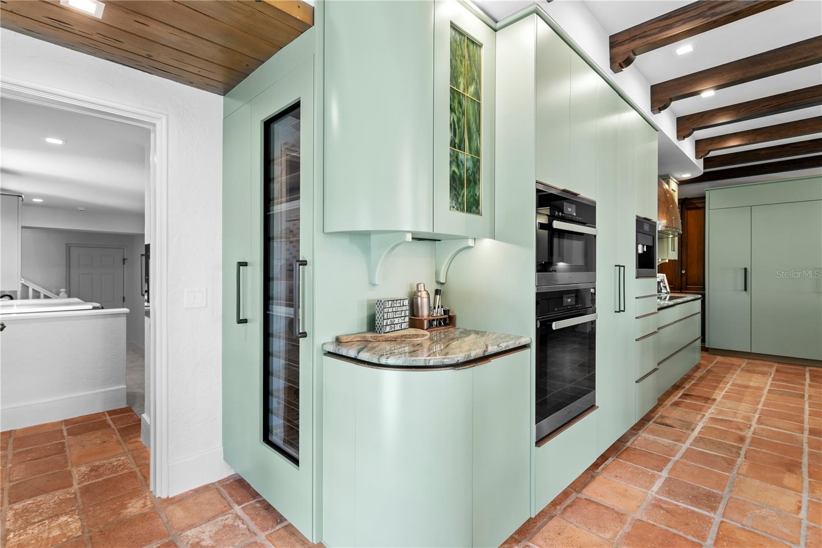 501 BRIGHTWATERS Blvd ST PETERSBURG, FL 33704