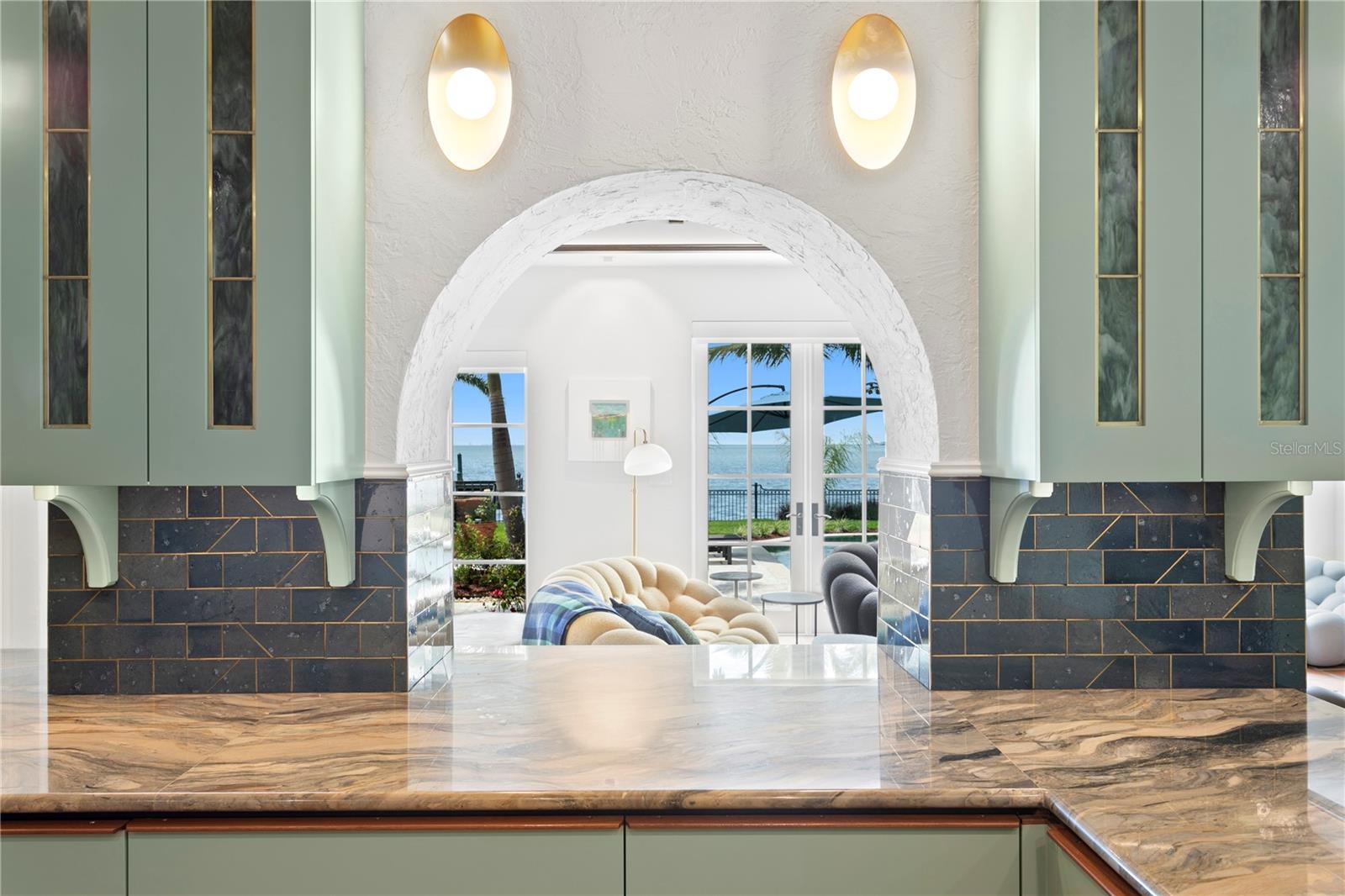 501 BRIGHTWATERS Blvd ST PETERSBURG, FL 33704