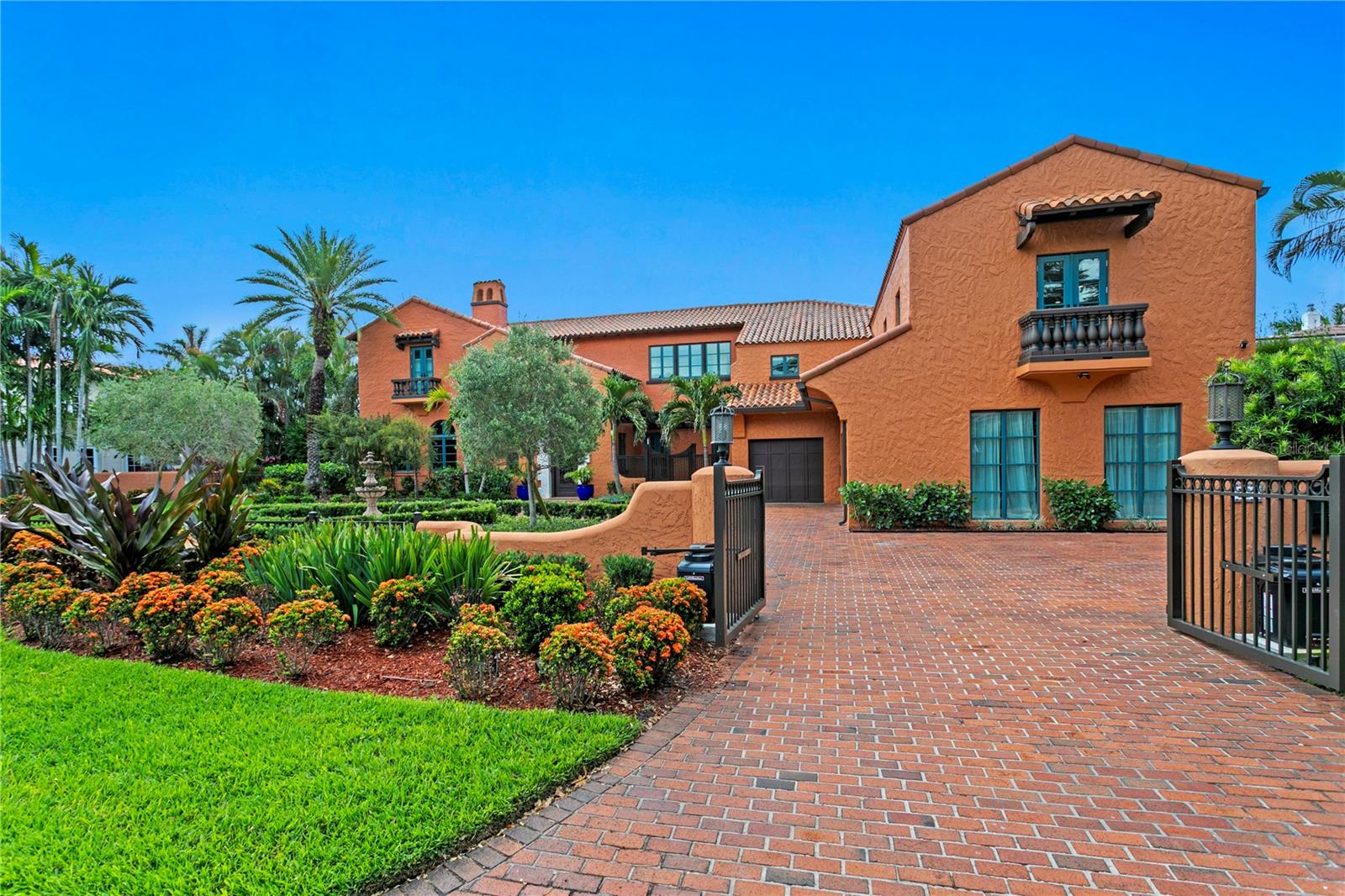 501 BRIGHTWATERS Blvd ST PETERSBURG, FL 33704