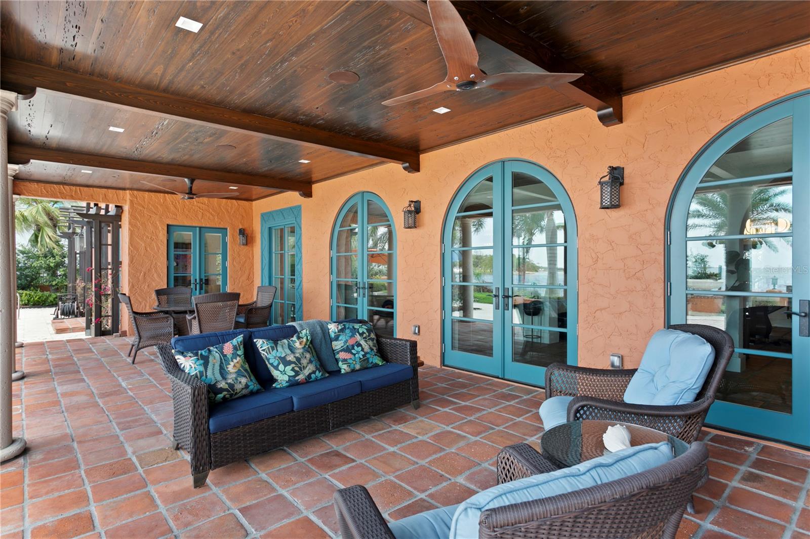 501 BRIGHTWATERS Blvd ST PETERSBURG, FL 33704