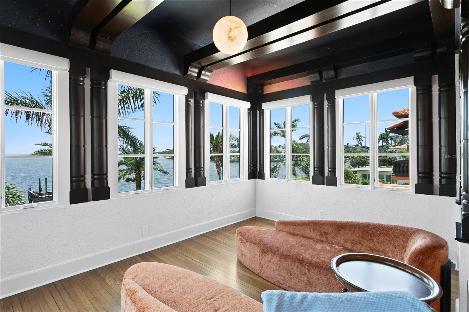 501 BRIGHTWATERS Blvd ST PETERSBURG, FL 33704