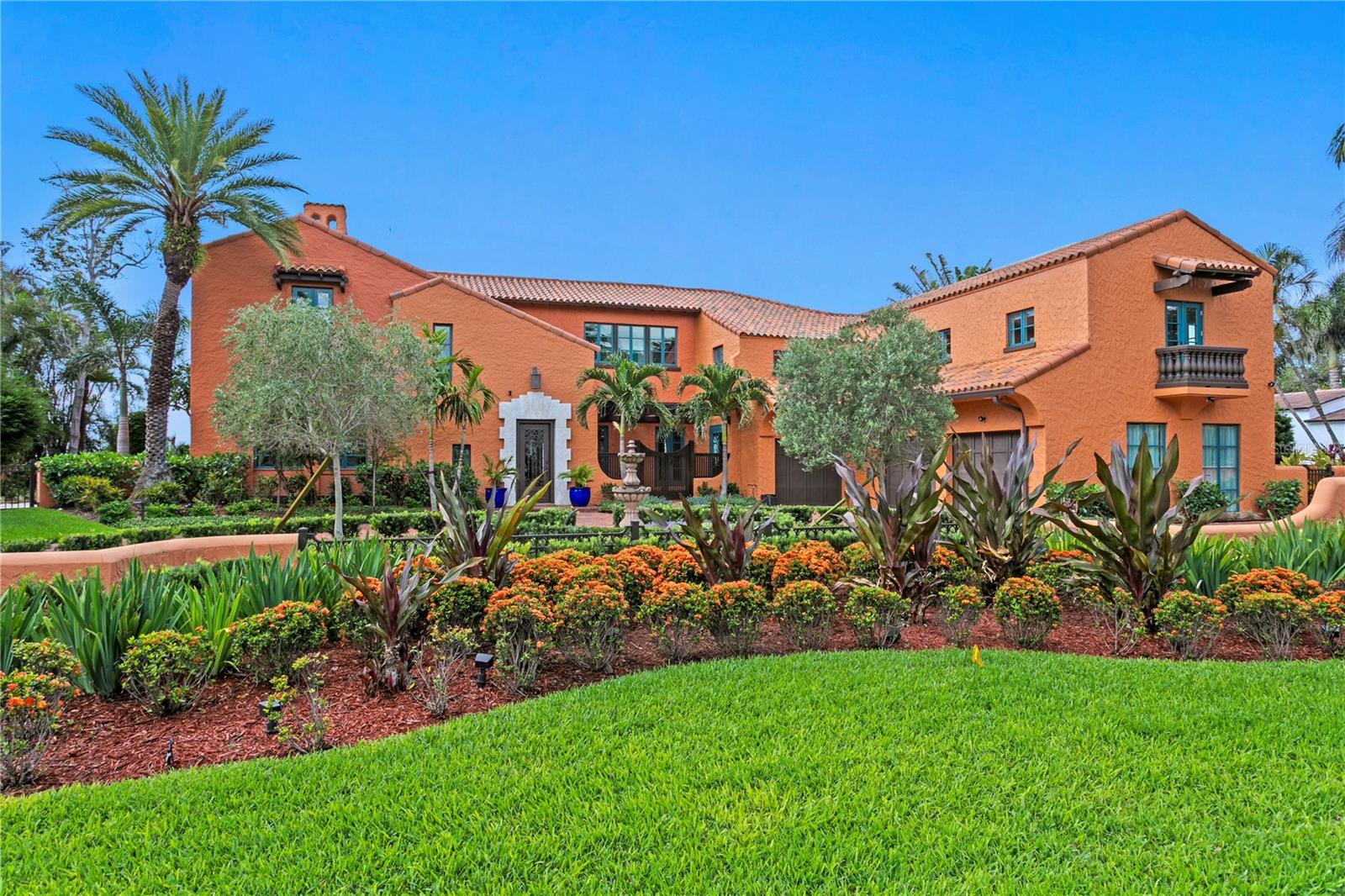 501 BRIGHTWATERS Blvd ST PETERSBURG, FL 33704