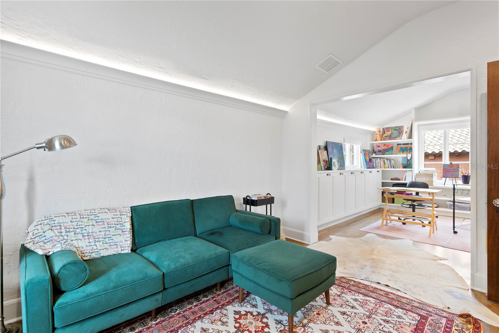 501 BRIGHTWATERS Blvd ST PETERSBURG, FL 33704