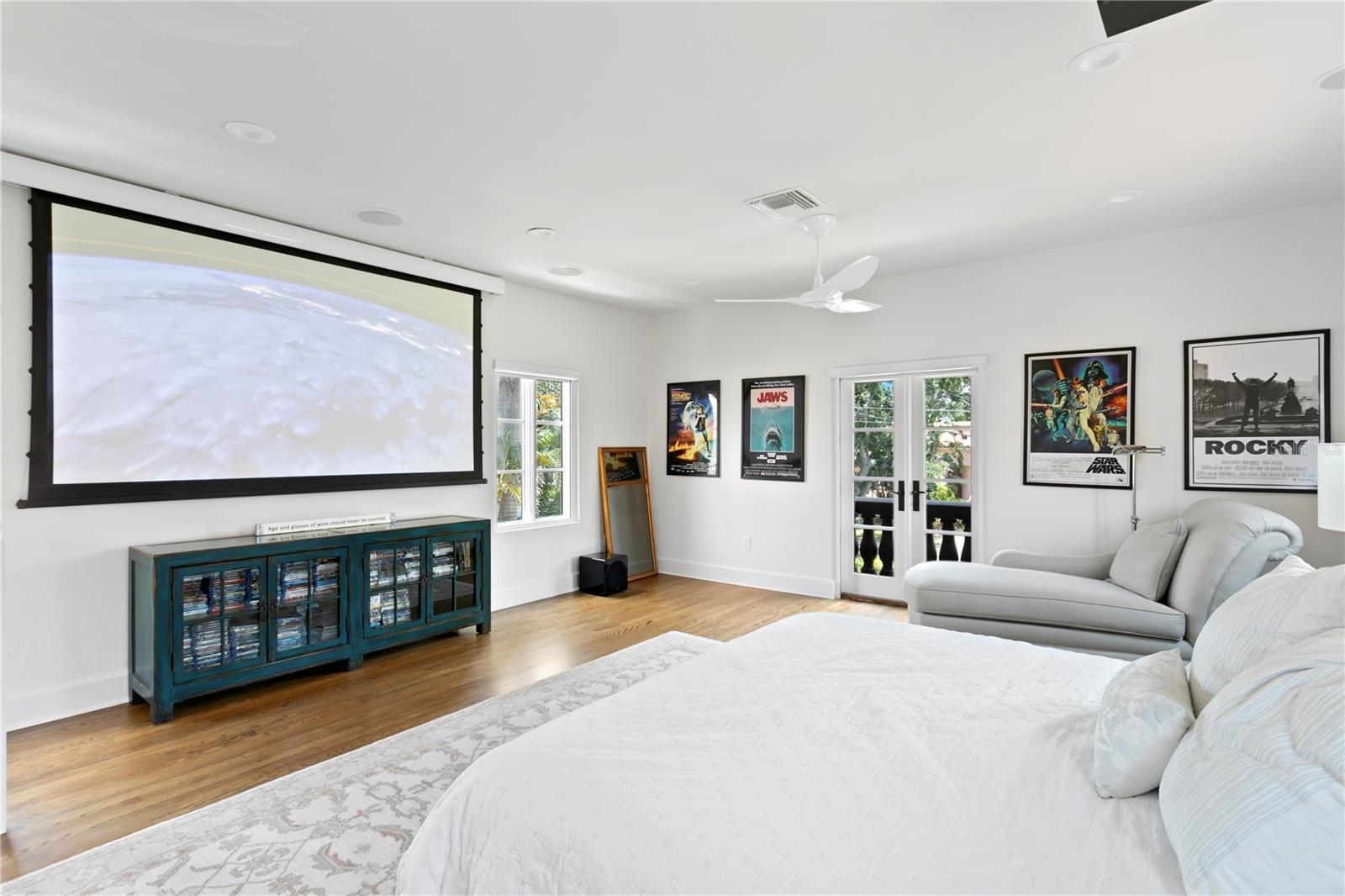 501 BRIGHTWATERS Blvd ST PETERSBURG, FL 33704