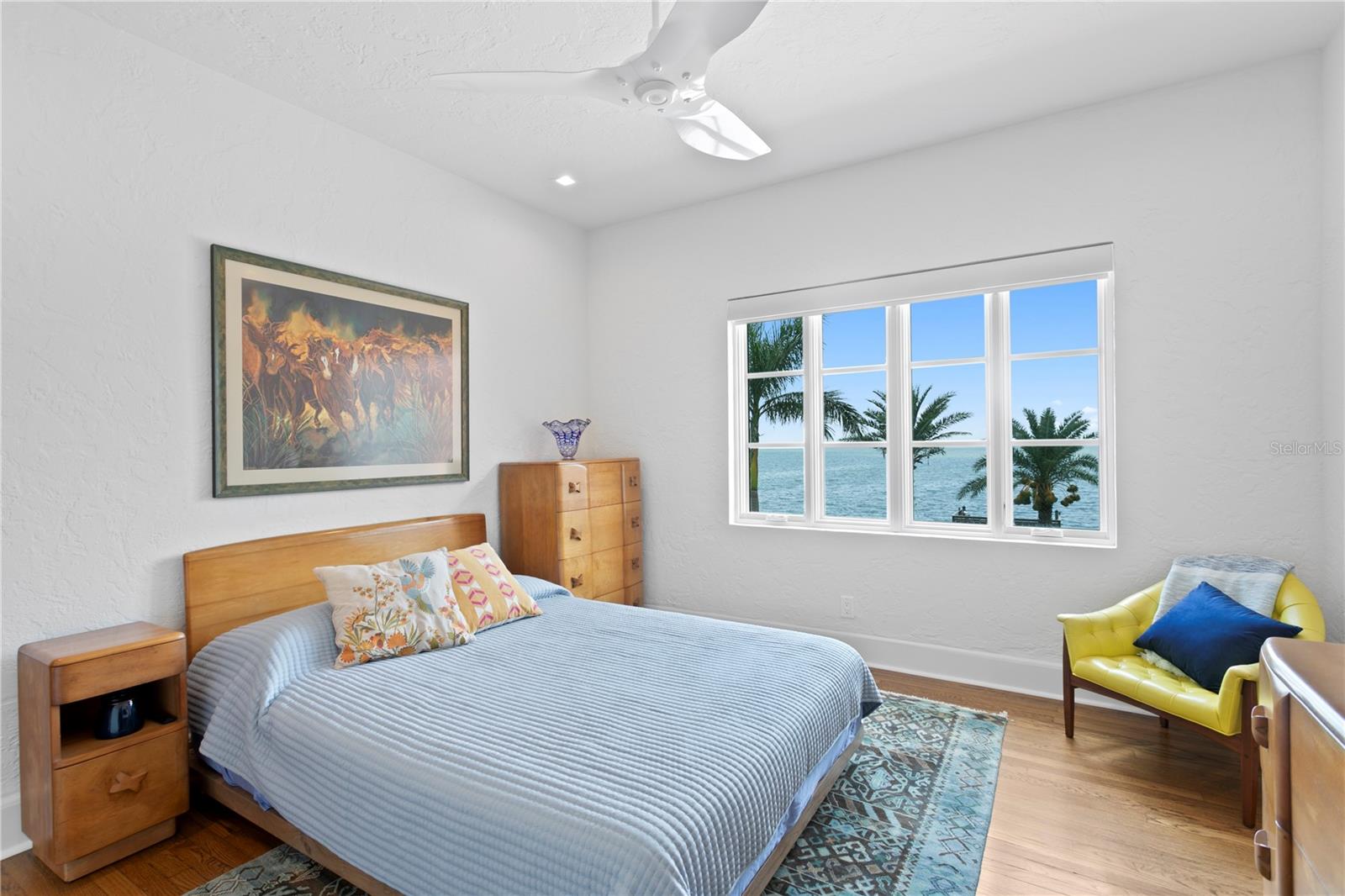 501 BRIGHTWATERS Blvd ST PETERSBURG, FL 33704