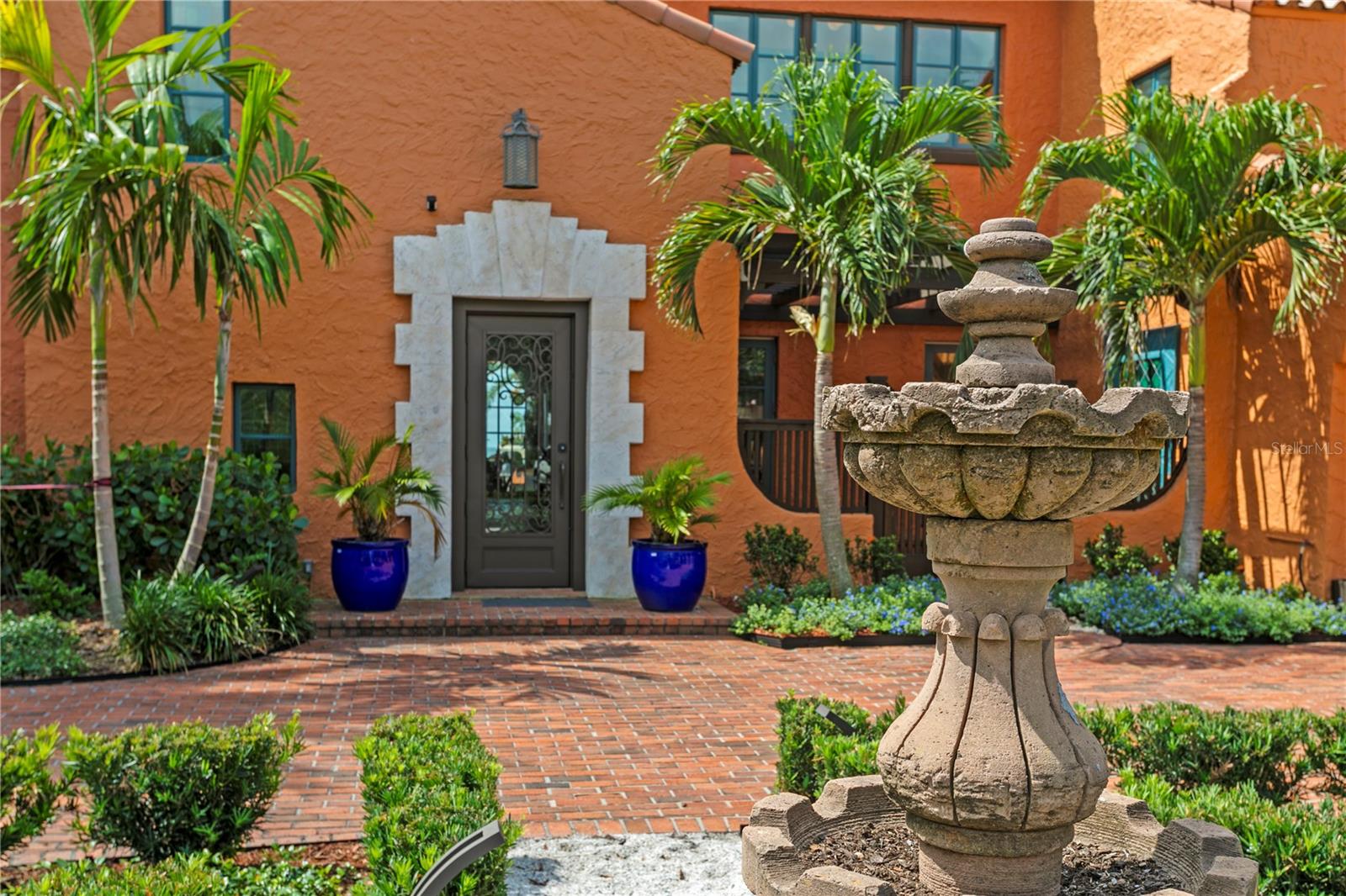 501 BRIGHTWATERS Blvd ST PETERSBURG, FL 33704