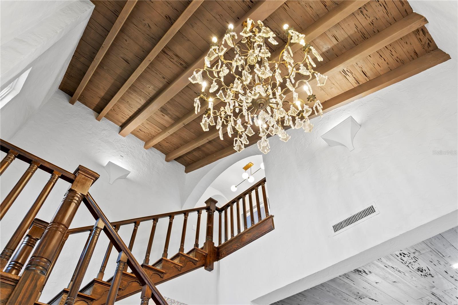 501 BRIGHTWATERS Blvd ST PETERSBURG, FL 33704