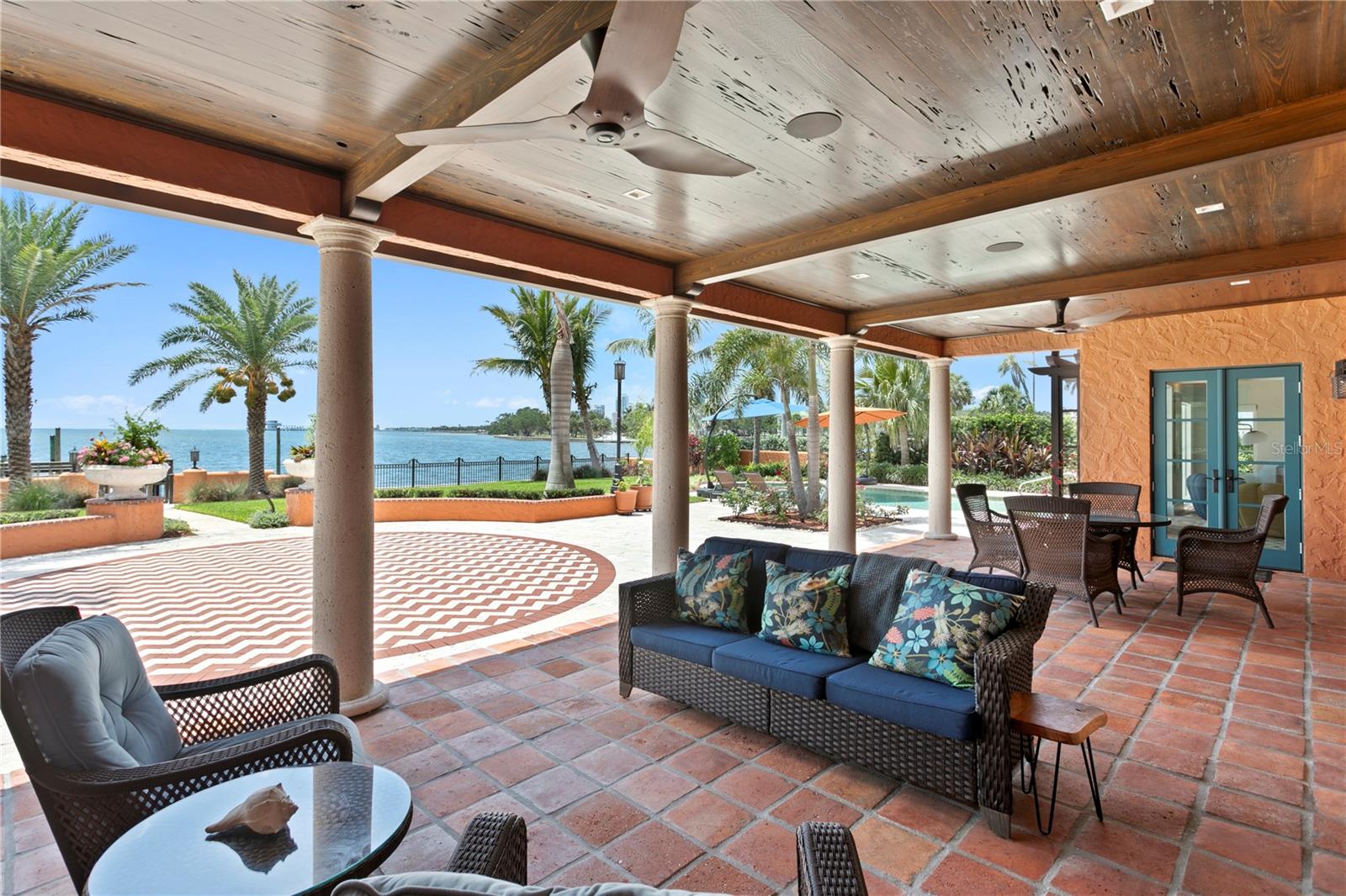 501 BRIGHTWATERS Blvd ST PETERSBURG, FL 33704