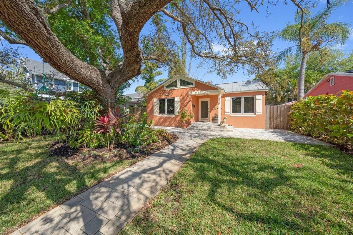 225 17TH Ave ST PETERSBURG, FL 33701