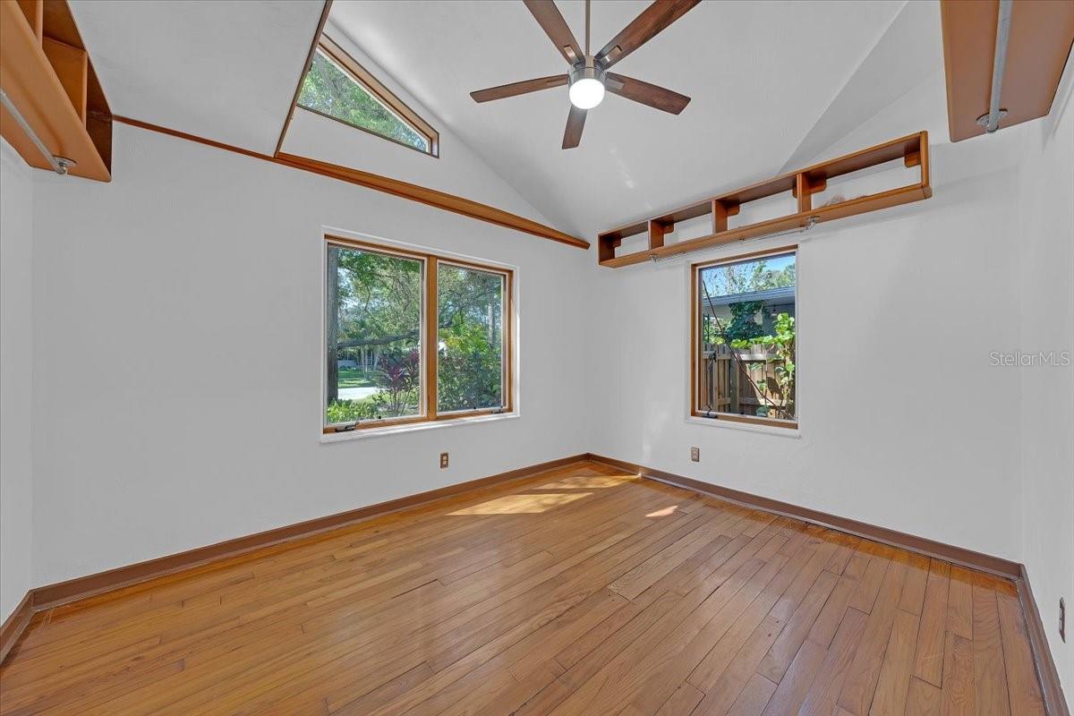 225 17TH Ave ST PETERSBURG, FL 33701