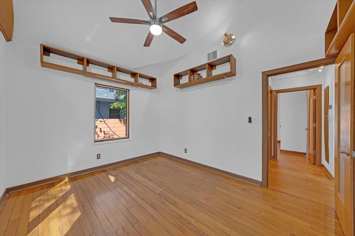 225 17TH Ave ST PETERSBURG, FL 33701