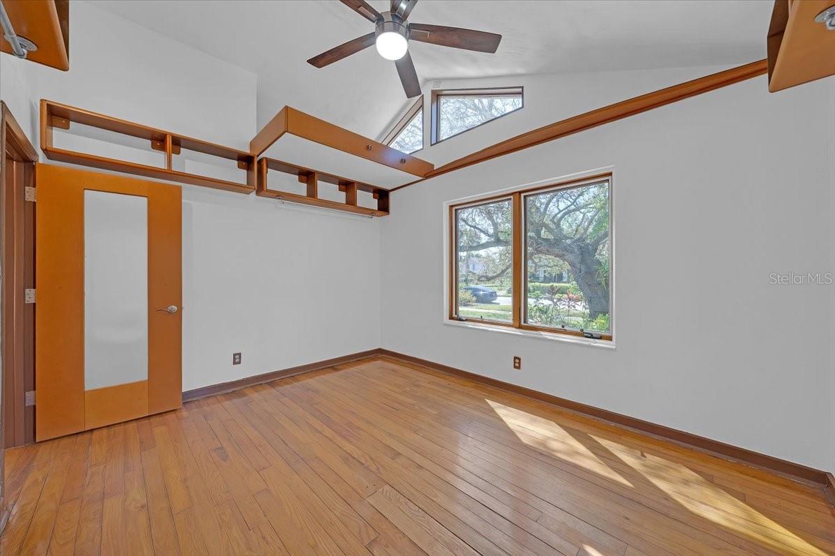 225 17TH Ave ST PETERSBURG, FL 33701