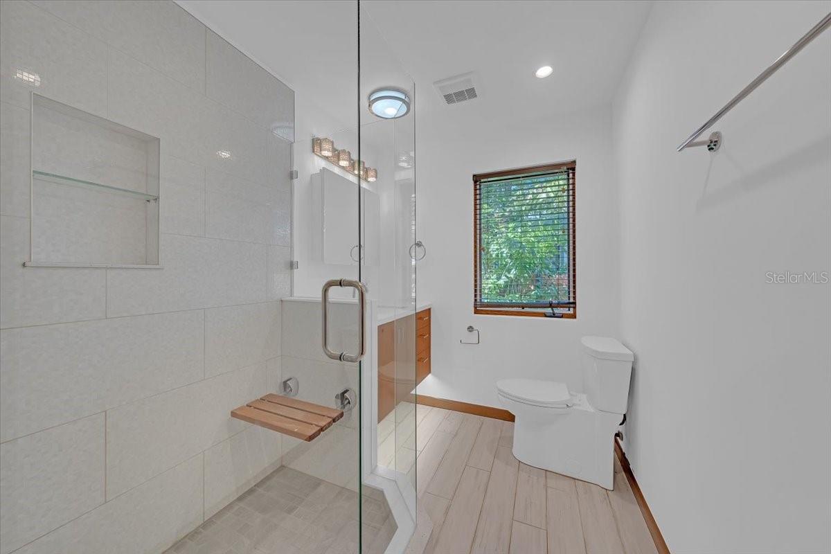 225 17TH Ave ST PETERSBURG, FL 33701