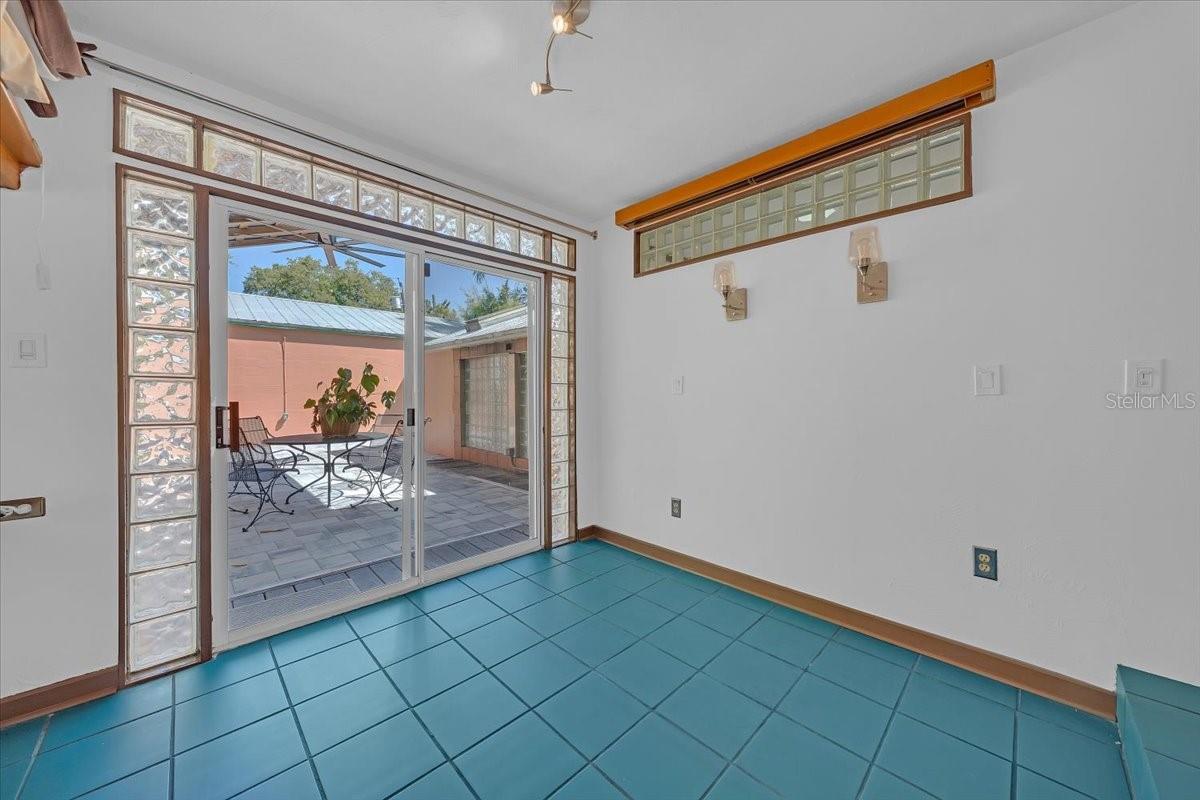 225 17TH Ave ST PETERSBURG, FL 33701