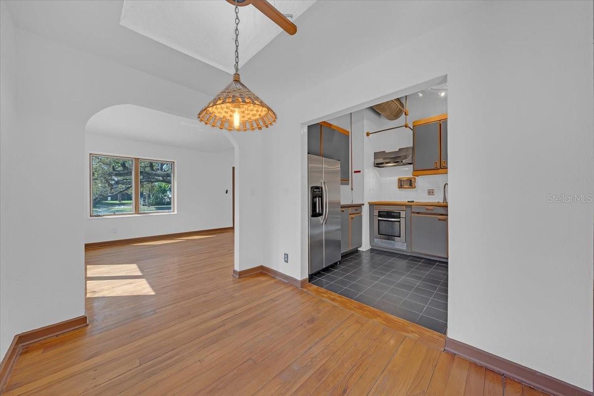 225 17TH Ave ST PETERSBURG, FL 33701