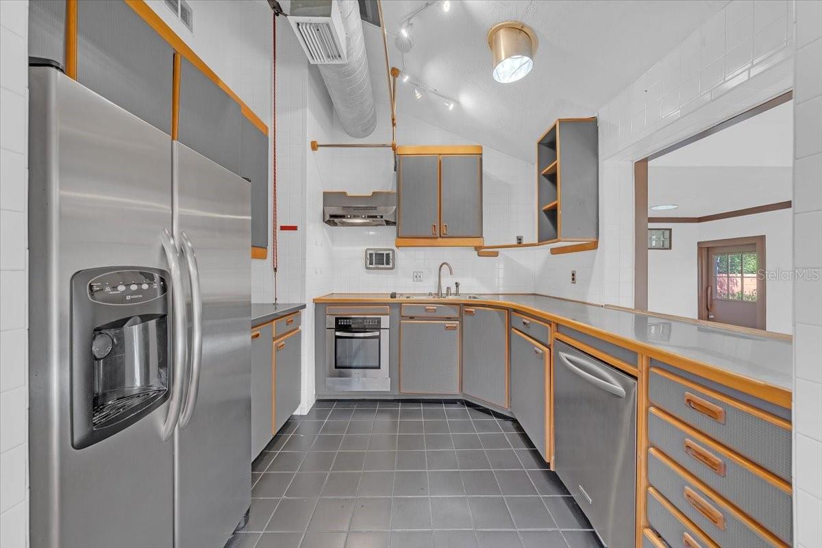 225 17TH Ave ST PETERSBURG, FL 33701