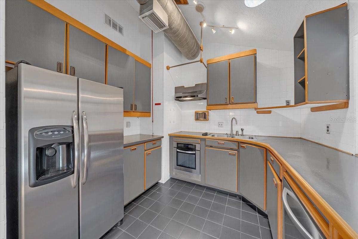 225 17TH Ave ST PETERSBURG, FL 33701