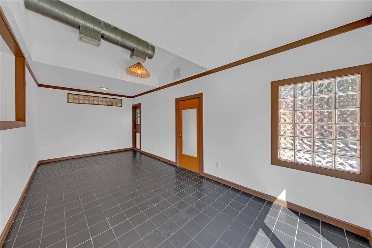 225 17TH Ave ST PETERSBURG, FL 33701