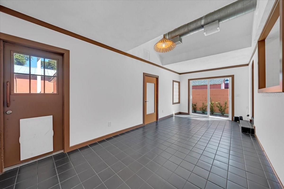 225 17TH Ave ST PETERSBURG, FL 33701