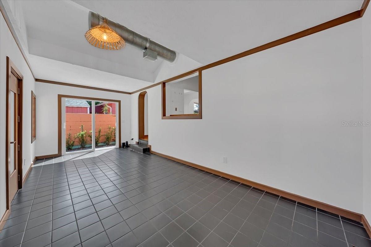 225 17TH Ave ST PETERSBURG, FL 33701