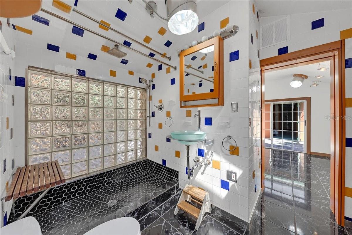 225 17TH Ave ST PETERSBURG, FL 33701