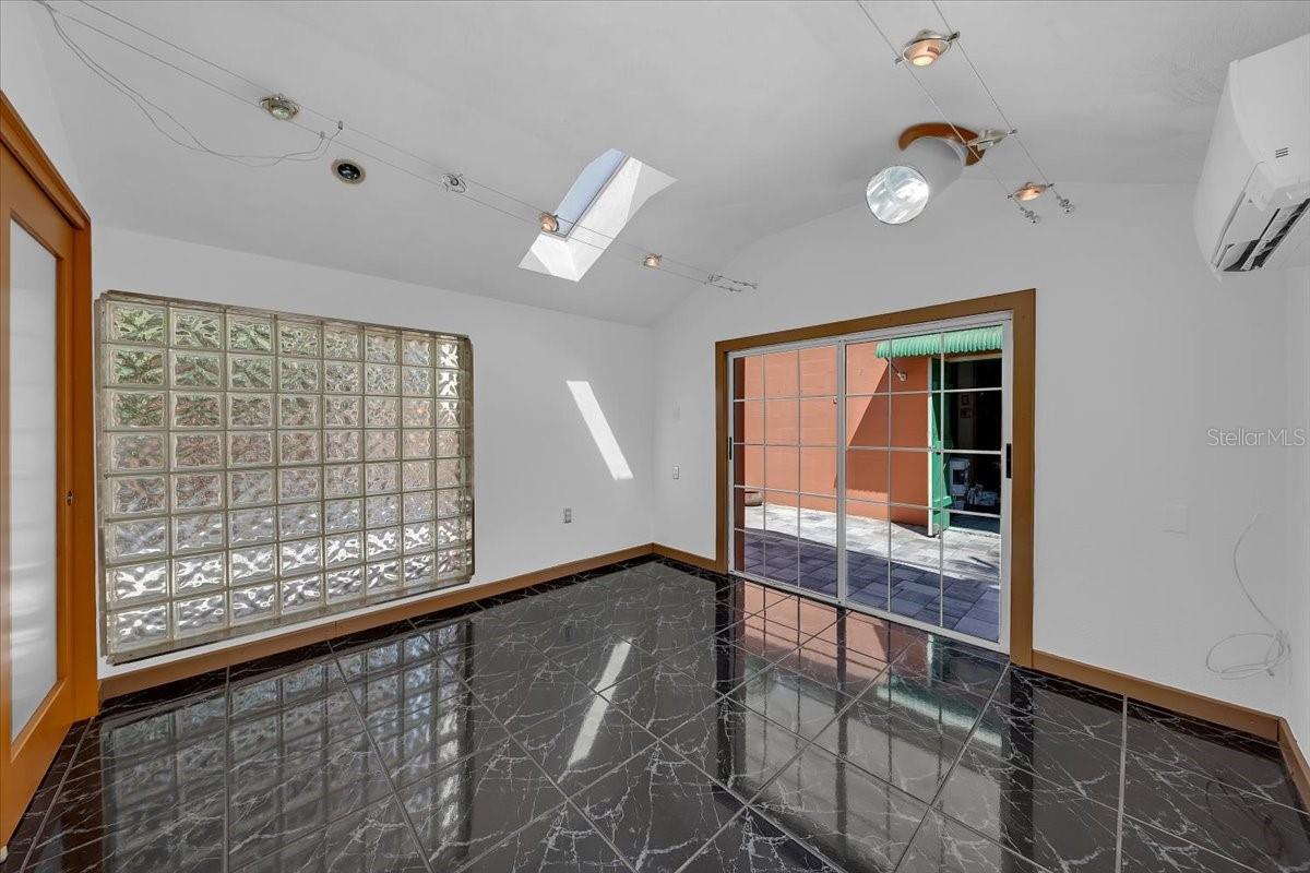 225 17TH Ave ST PETERSBURG, FL 33701