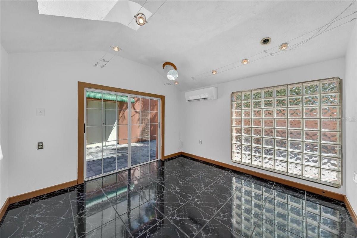 225 17TH Ave ST PETERSBURG, FL 33701