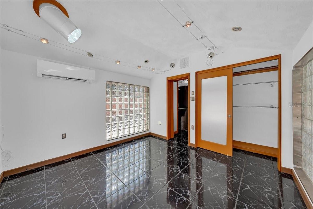 225 17TH Ave ST PETERSBURG, FL 33701