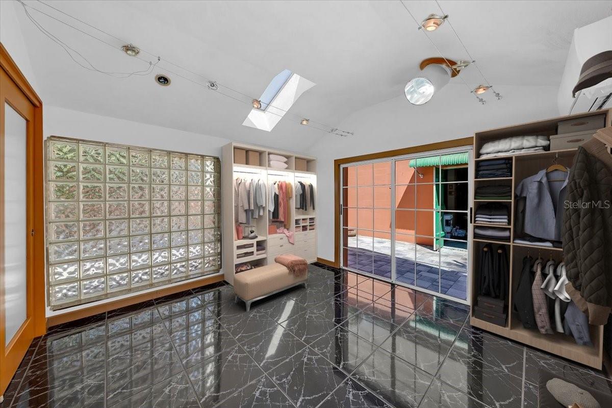 225 17TH Ave ST PETERSBURG, FL 33701