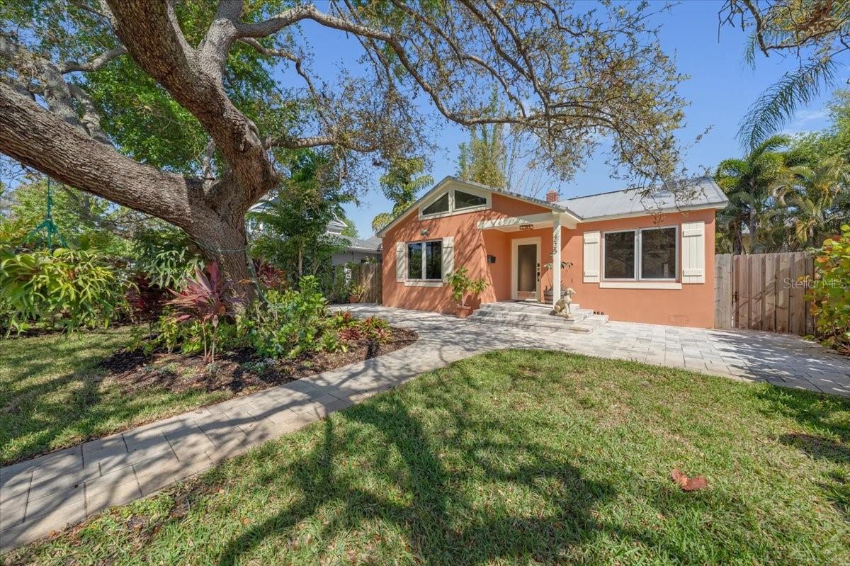 225 17TH Ave ST PETERSBURG, FL 33701