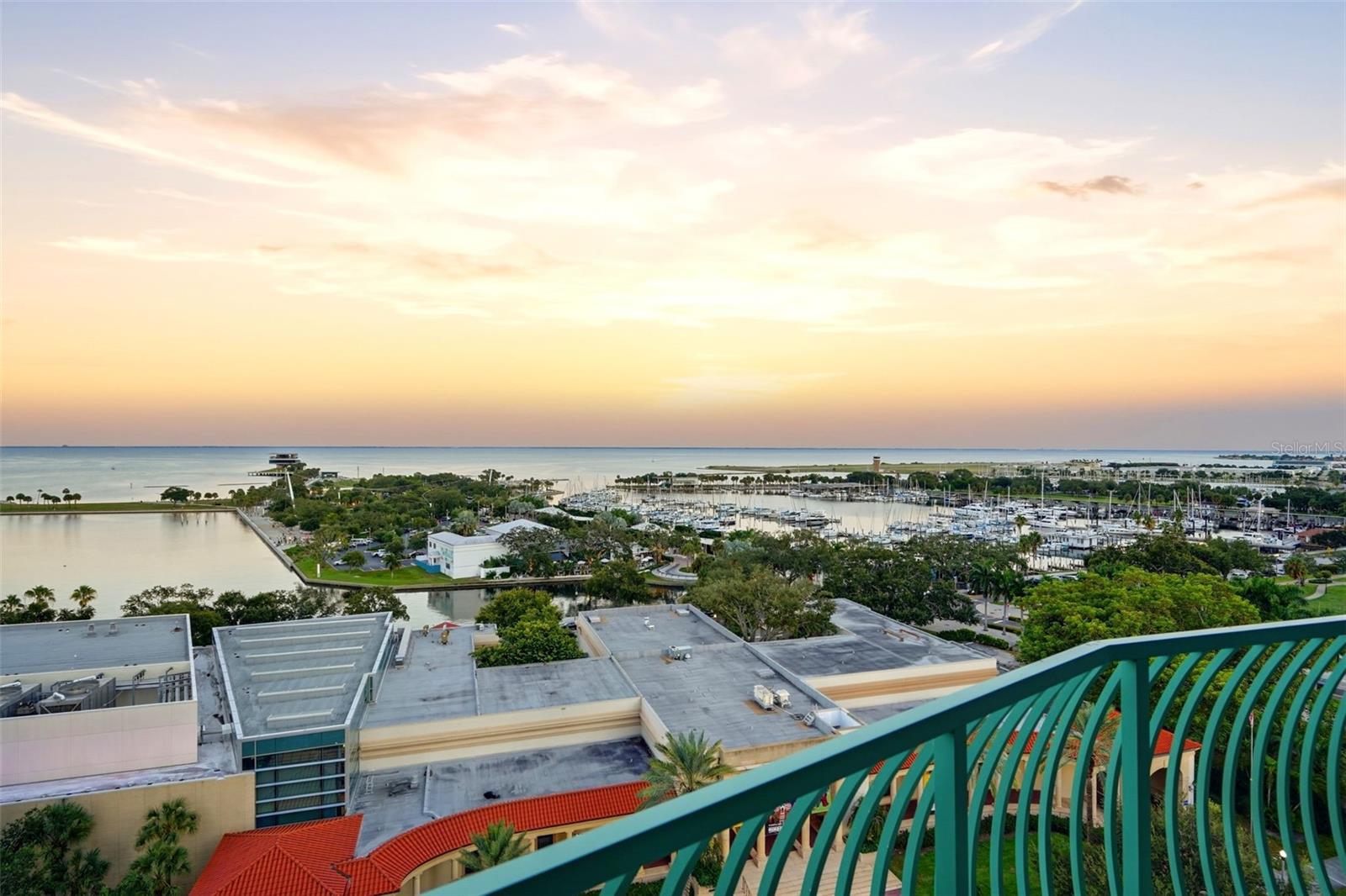 288 Bch Dr #10B ST PETERSBURG, FL 33701