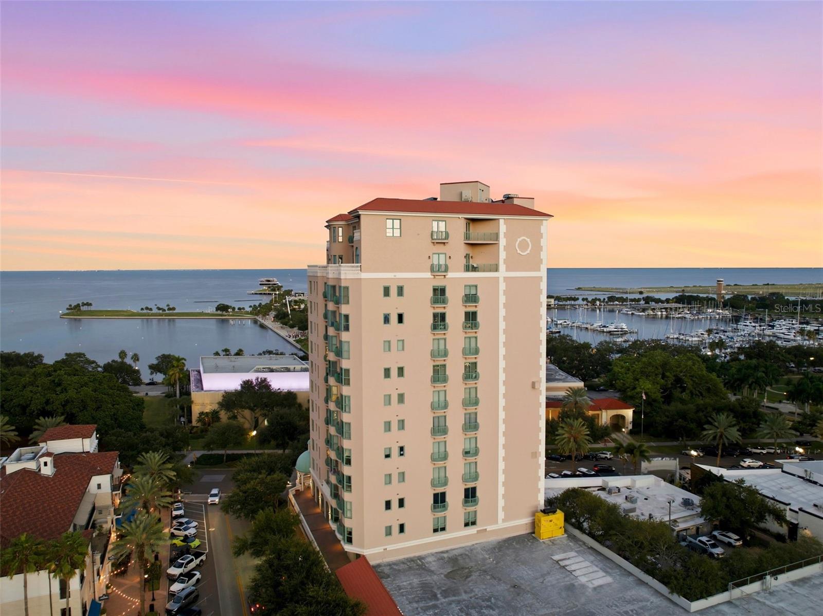 288 Bch Dr #10B ST PETERSBURG, FL 33701