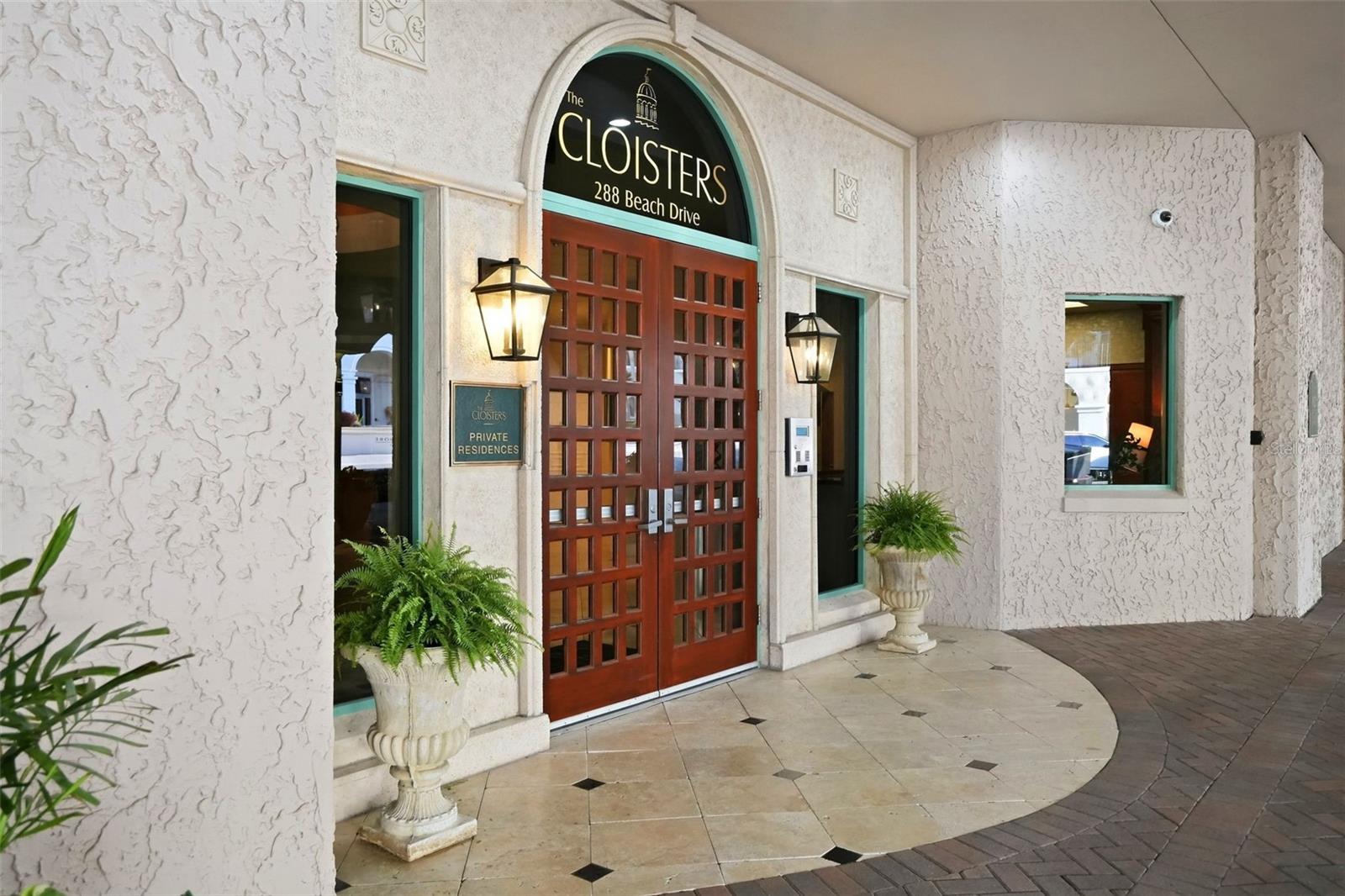 288 Bch Dr #10B ST PETERSBURG, FL 33701