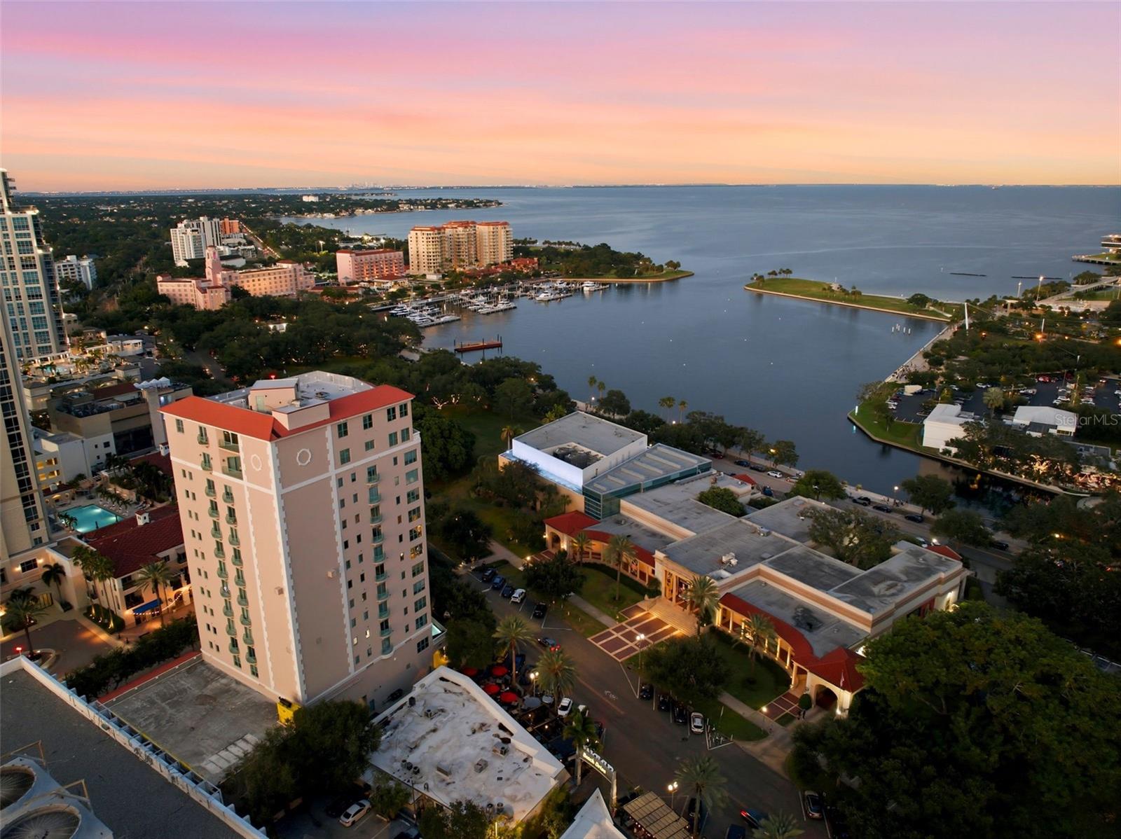 288 Bch Dr #10B ST PETERSBURG, FL 33701