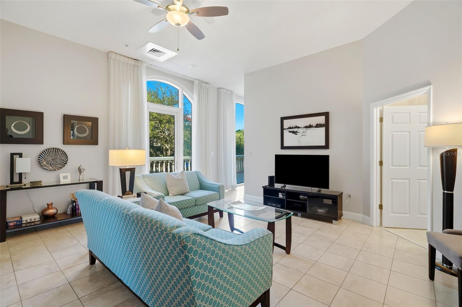 288 Bch Dr #10B ST PETERSBURG, FL 33701