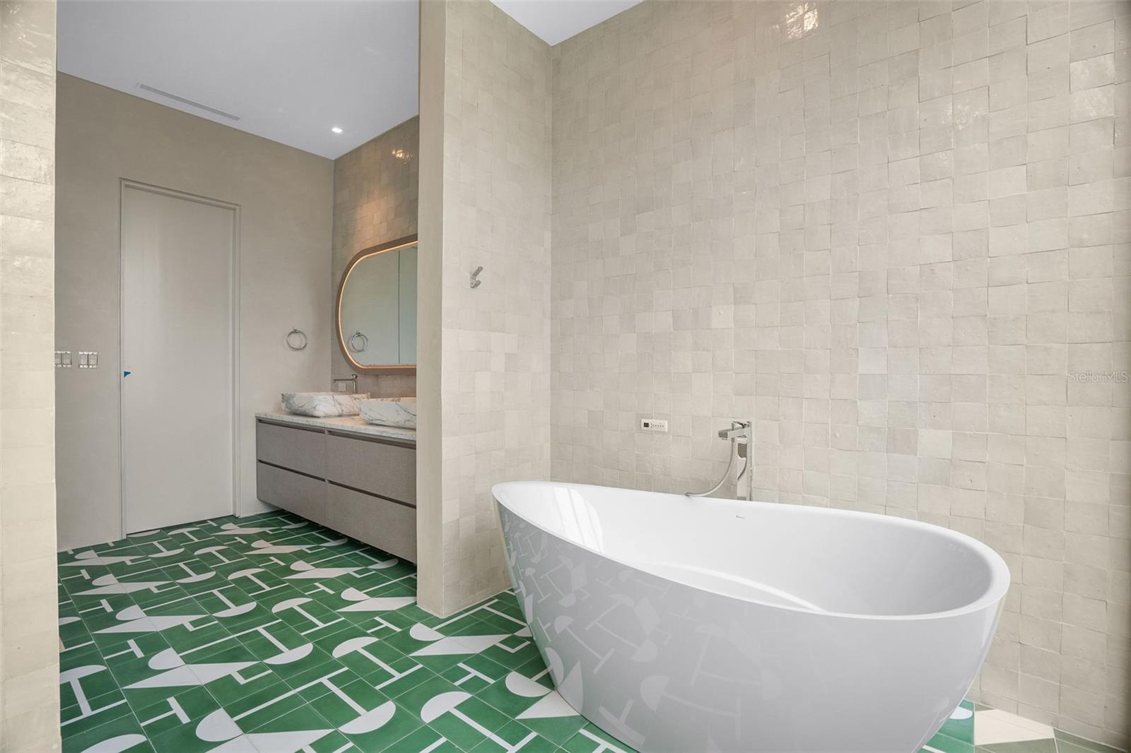 202 LEGACY DORADO Bch EAST DORADO, PR 00646