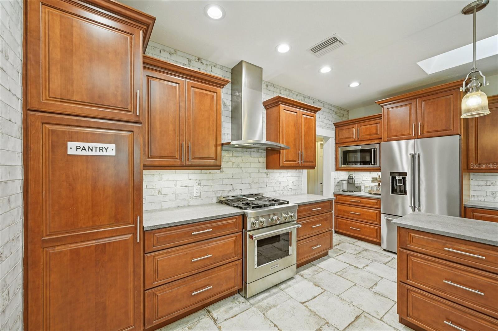 207 23RD St BRADENTON, FL 34205