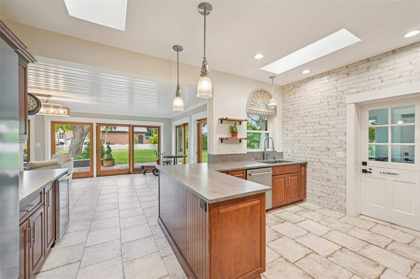 207 23RD St BRADENTON, FL 34205