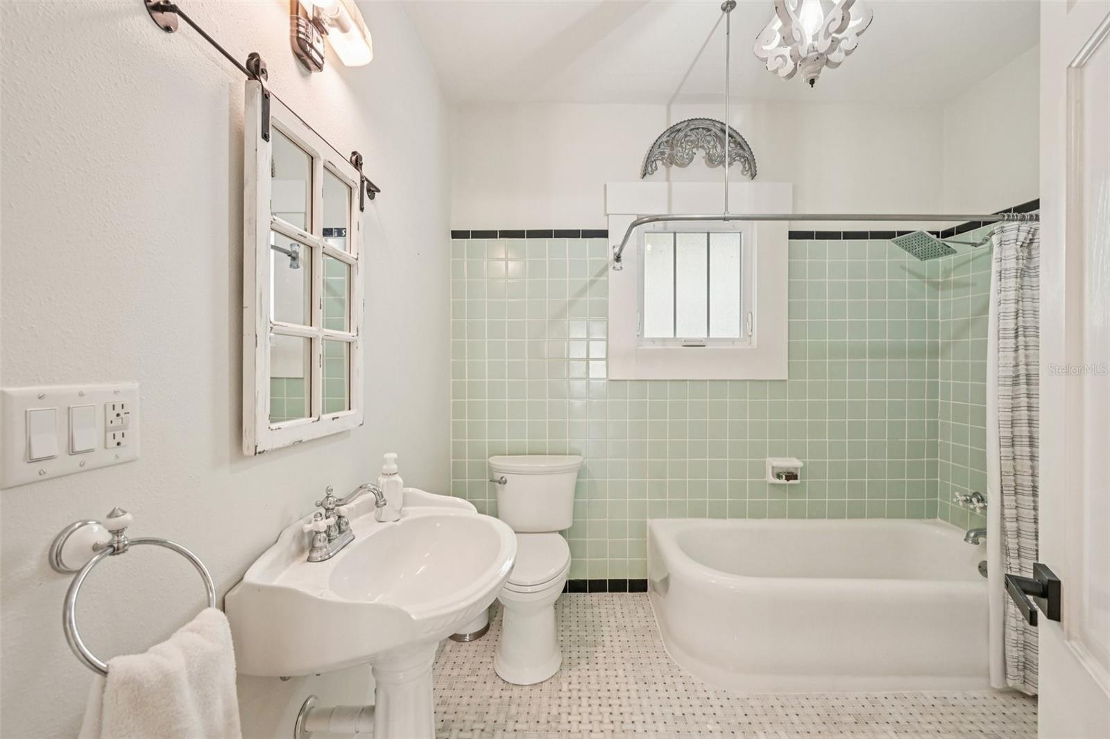 207 23RD St BRADENTON, FL 34205