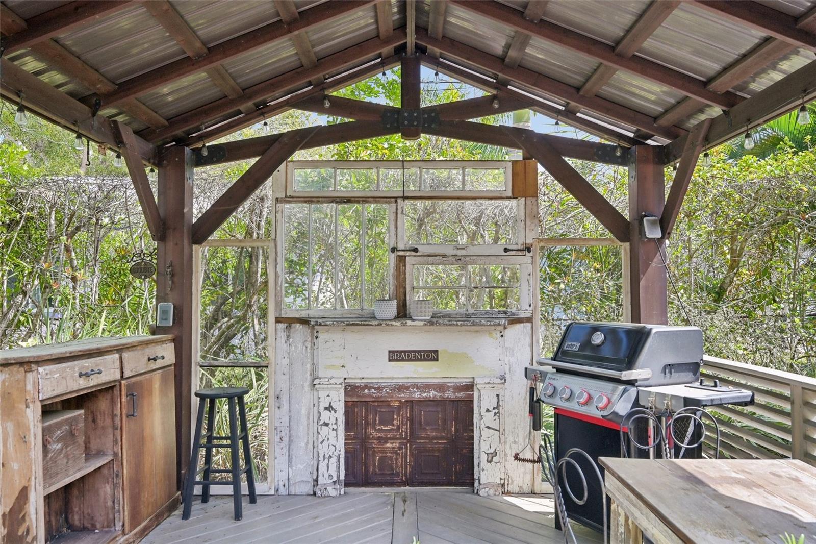 207 23RD St BRADENTON, FL 34205