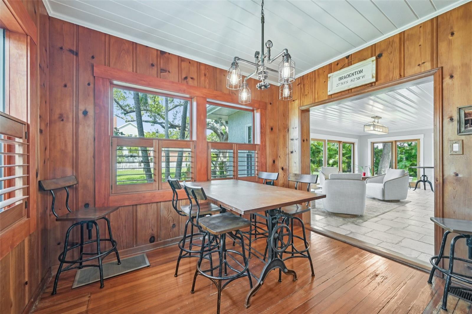 207 23RD St BRADENTON, FL 34205