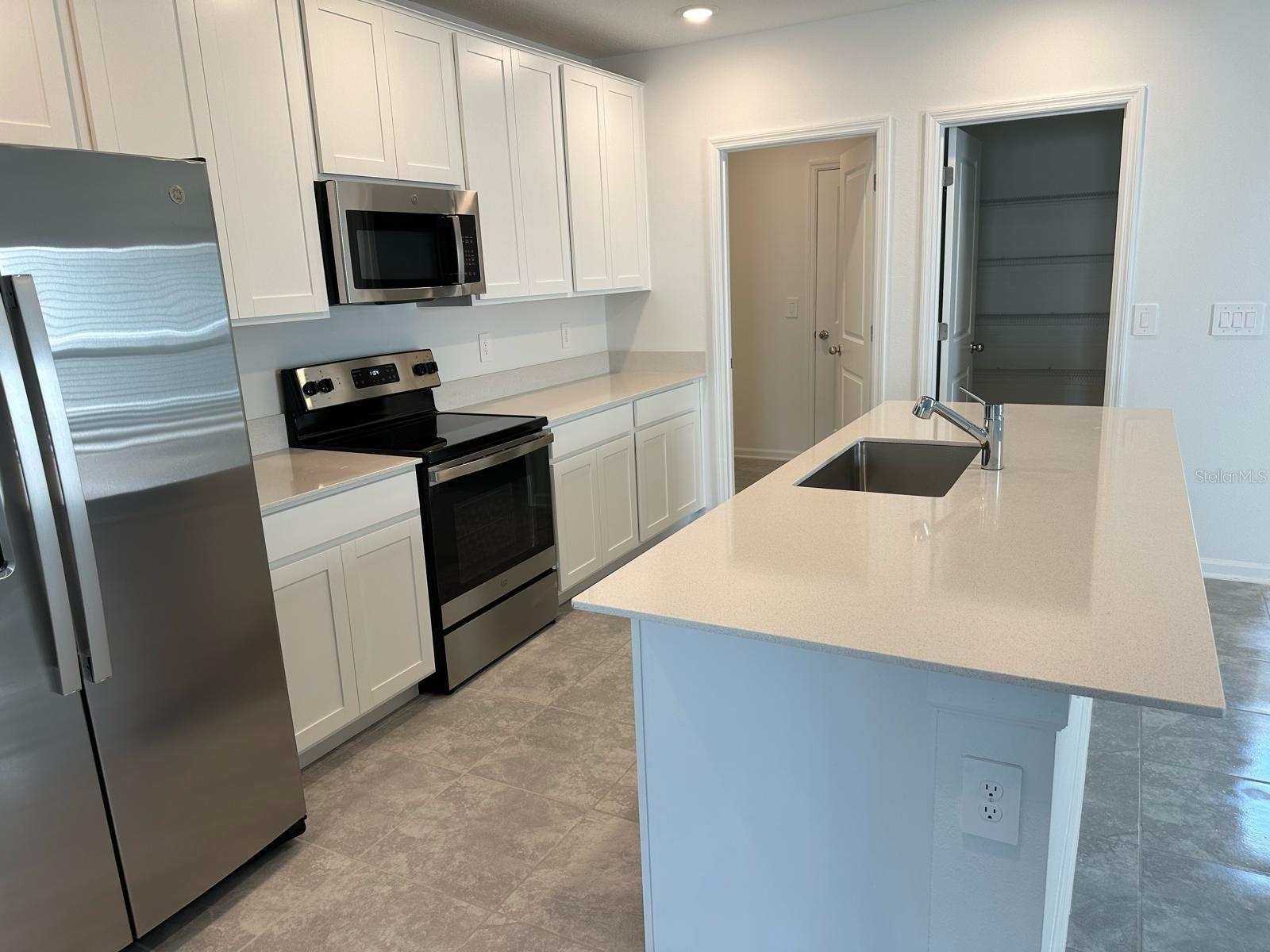 417 CEDAR KEY St DAVENPORT, FL 33837