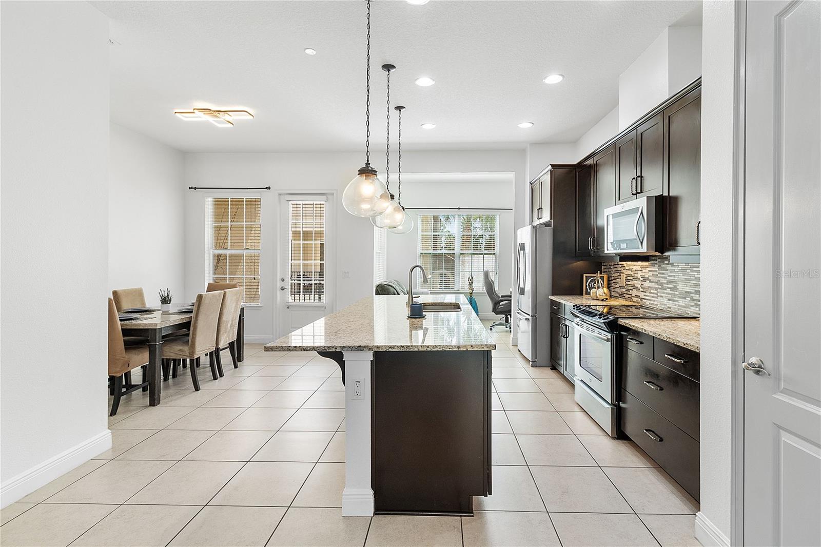 940 LOBELIA Dr LAKE MARY, FL 32746