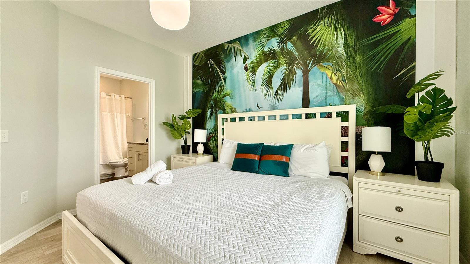 8947 SHINE Dr KISSIMMEE, FL 34747