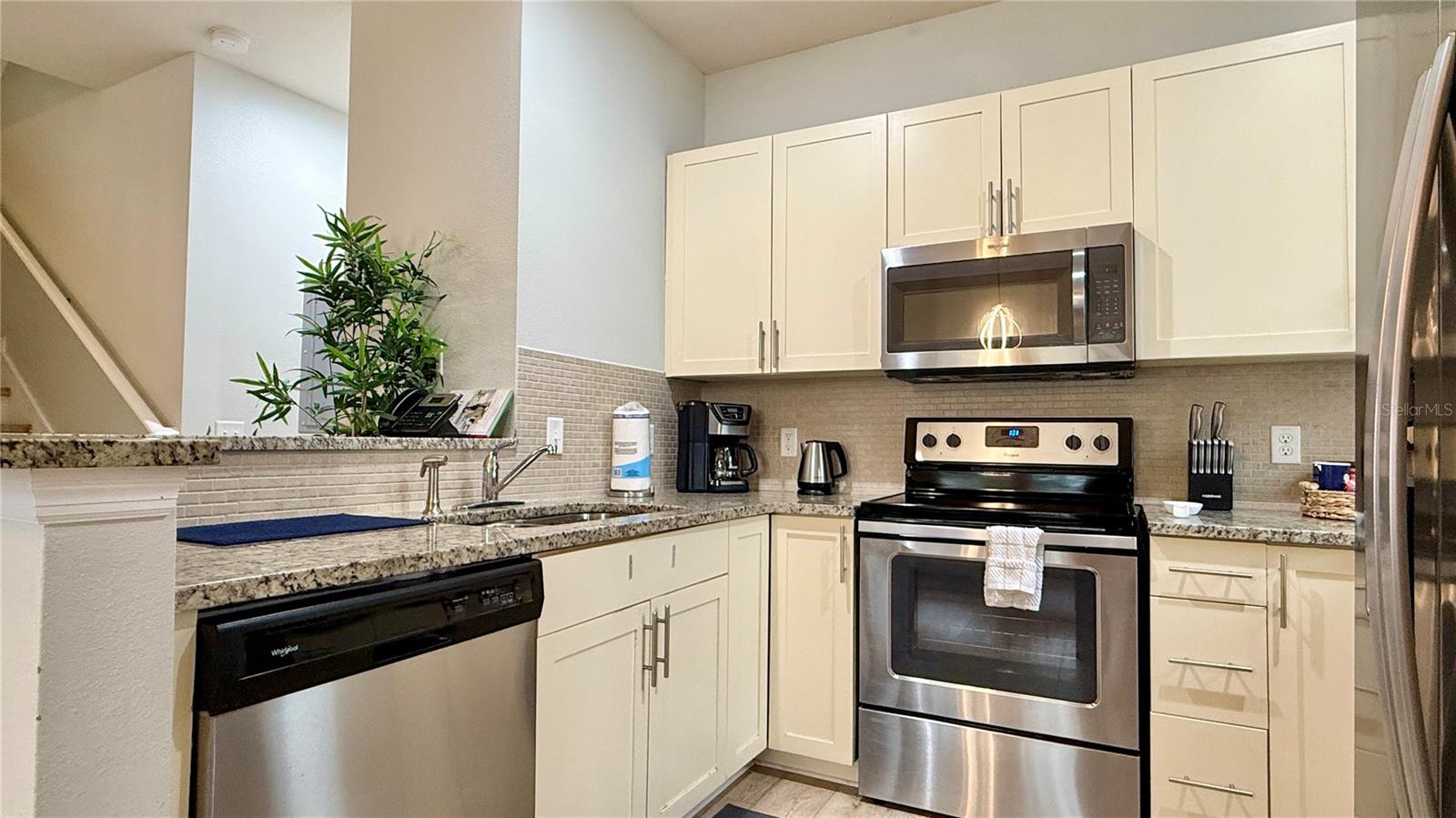 8947 SHINE Dr KISSIMMEE, FL 34747